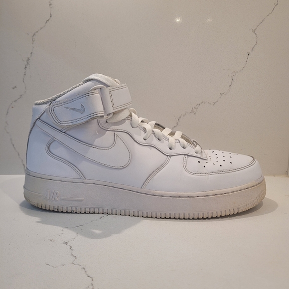 Nike Air Force 1 mids - Men's size 9.5US - Picture 3 of 9